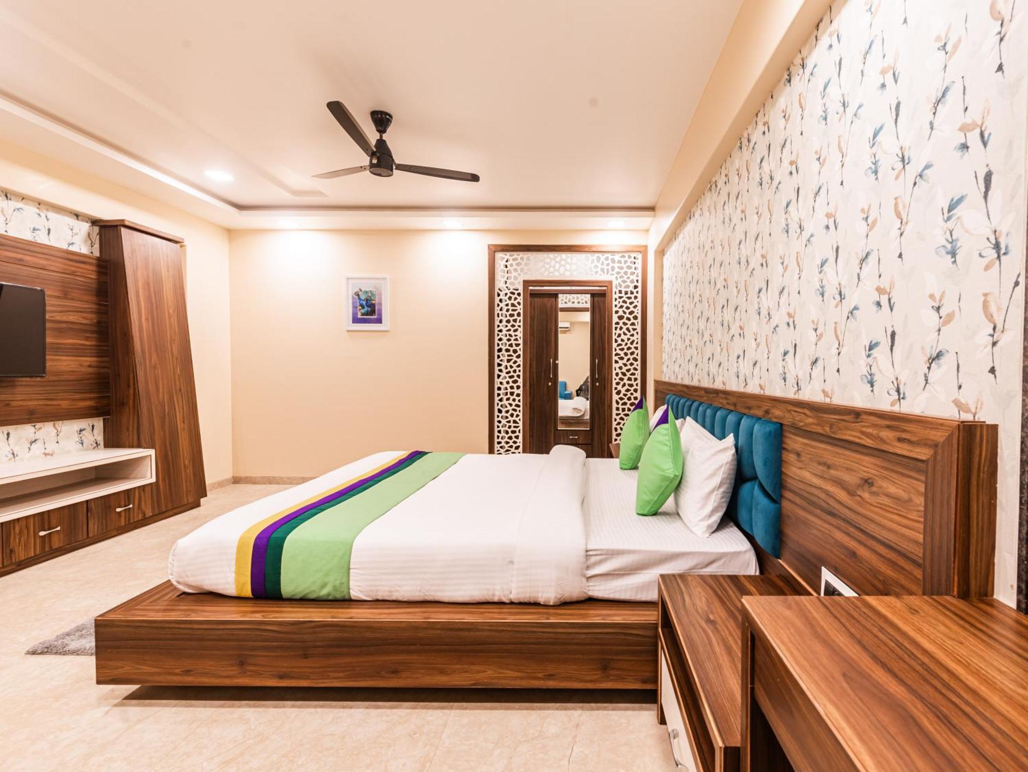 Lemon Wood Suites Пуна Экстерьер фото