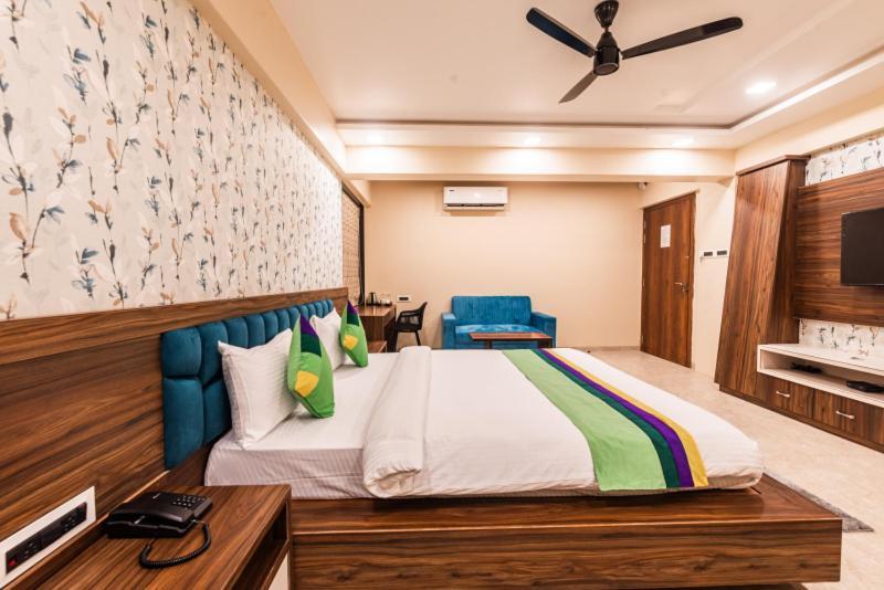 Lemon Wood Suites Пуна Экстерьер фото